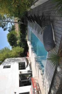 Basen w obiekcie Villa (Loft) à Villetelle, 20 mn des plages lub w pobliżu