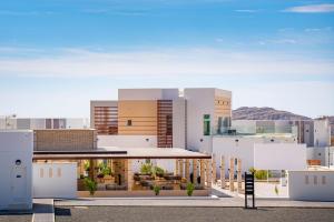 vista su una città con edifici di Damask Resort a Jabal Al Akhdar