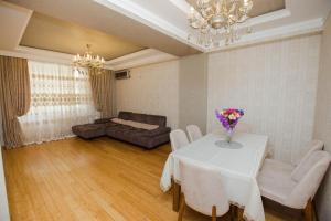 Afbeelding uit fotogalerij van HappyHome in Masazır +20 foto's