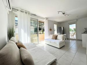 Fotografia z galérie ubytovania Paisible appartement avec piscine v destinácii La Ciotat