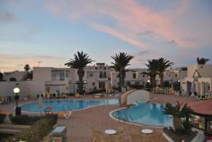 Bazén v ubytovaní Corralejo Suite Pool & Gardens - Alisios Playa alebo v jeho blízkosti