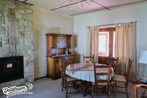 Dapur atau dapur kecil di Eleni Guest House
