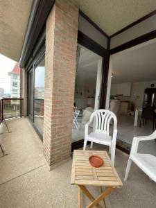 Gallery image of Ruim appartement met lift en gratis parking in Sint-Idesbald
