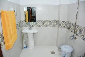 Ένα μπάνιο στο Khyber Guest House Swat +168 φωτογραφίες