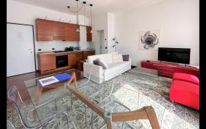 Kuchyň nebo kuchyňský kout v ubytování Larius Apartment Carate Urio