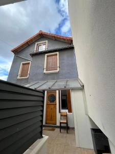 Budova, v ktorej sa apartmán nachádza