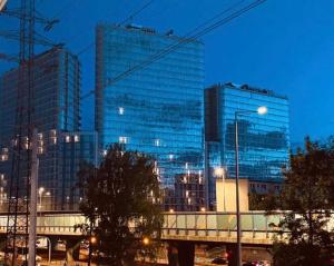 Budova, v ktorej sa apartmán nachádza + 2 fotografie