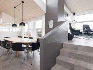 Posezení v ubytování Luxury Beachfront Retreat - By Traum Ferienwohnungen + 26 fotografií