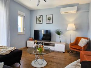 TV a/nebo společenská místnost v ubytování Guest House Bona Dea - Trogir Area