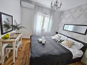 Postel nebo postele na pokoji v ubytování Guest House Bona Dea - Trogir Area