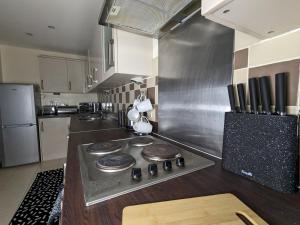 Una cocina o zona de cocina en Pass the Keys Spacious Newly Refurbished Central 2 Bed Apartment
