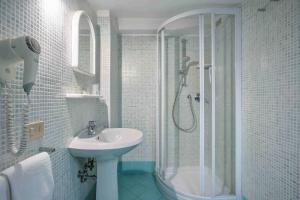 Koupelna v ubytování Hotel Tirrenia