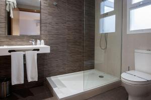 Koupelna v ubytování Hotel Montesol Benidorm