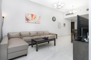 Istumisnurk majutusasutuses Family-Sized 4BR I Pool, Jacuzzi & Gym