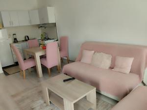 Kuchyň nebo kuchyňský kout v ubytování Apartman Lenka