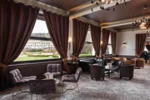 Posezení v ubytování Hôtel Beau Rivage