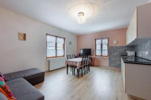 Kuchyňa alebo kuchynka v ubytovaní Apartmanovy dům Bublajda