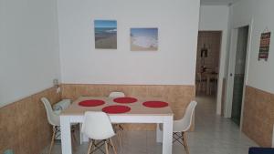 Fotografia z galérie ubytovania CASA SANTO a 2 minutos de la playa a pié y parking gratuito v destinácii Cala del Moral