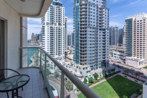 Balkón nebo terasa v ubytování LUX Spectacular Dubai Marina View Apartment