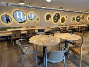 Restoran atau tempat lain untuk makan di Hotel Dos Rios Central