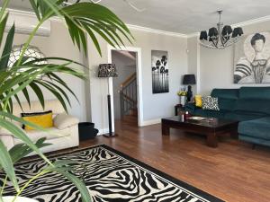 Część wypoczynkowa w obiekcie Luxury Sunny Villa