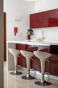 Kuchyň nebo kuchyňský kout v ubytování Chic, Modern & Spacious 2BR Apartment close to the sea - Marsaskala