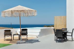 Gallery image of Black and White Villa in Vourvoulos +12 photos