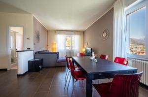 Istumisnurk majutusasutuses Nymphs of Lake Como, House of Harmony - Lake view apartment