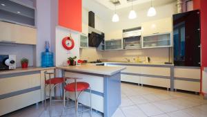Kuchyň nebo kuchyňský kout v ubytování Lviv Euro Hostel
