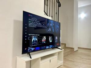 TV a/nebo společenská místnost v ubytování NEWHOUSE ROOFTOP - Super Penthouse Seaview + 20 fotografií