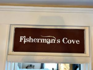 Gallery image of Historic Branson Hotel - Fisherman's Cove Room with King Bed - Downtown - FREE TICKETS INCLUDED in Branson +28 photos