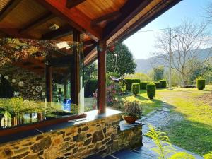 Jardín al aire libre en Casa Rural O Vilar