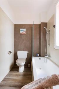 Fotografia z galérie ubytovania Maison climatisée vue mer piscine privée plage v destinácii Bandol