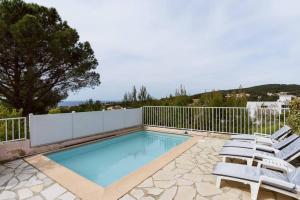 Fotografia z galérie ubytovania Maison climatisée vue mer piscine privée plage v destinácii Bandol