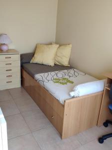 Łóżko lub łóżka w pokoju w obiekcie Chalet en Valle del Tietar