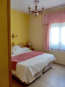 Łóżko lub łóżka w pokoju w obiekcie Chalet en Valle del Tietar