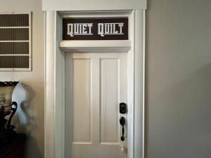 Gallery image of Historic Branson Hotel - Quiet Quilt Room with King Bed - Downtown - FREE TICKETS INCLUDED in Branson +27 photos