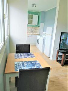 Kuchyňa alebo kuchynka v ubytovaní Khara - SILS