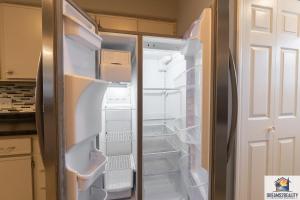 Koupelna v ubytování 2BR Updated Condo - Close to the Strip - Stairs Required - 2 Pools - FREE TICKETS INCLUDED - FHE-3