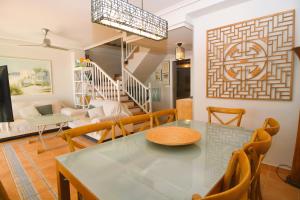 Posedenie v ubytovaní Beach & Golf seafront house Campoamor Alicante