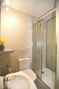 Kúpeľňa v ubytovaní Beach & Golf seafront house Campoamor Alicante