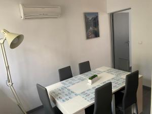Zdjęcie z galerii obiektu Appartement proche centre ville w Aix-en-Provence