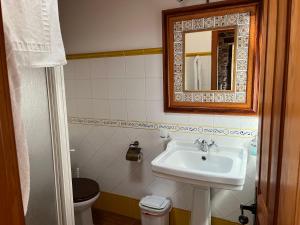 Un baño de Casa Rural O Vilar