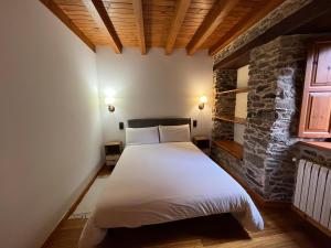 Cama o camas de una habitación en Casa Rural O Vilar