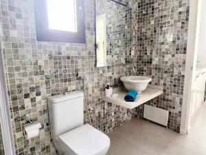 A bathroom at El ron ron de Fuerte