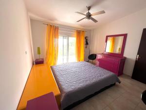 Ένα ή περισσότερα κρεβάτια σε δωμάτιο στο DolceVita Villa