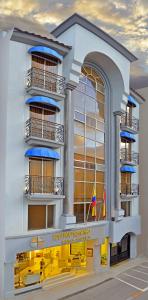 una representación de un edificio con un hotel en Zamorano Real Hotel, en Loja