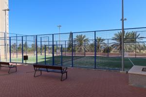 Tenis lub squash w obiekcie EL REMANSO IV lub w pobliżu