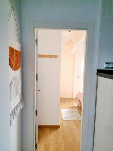 Zdjęcie z galerii obiektu Apartamento con encanto y parking Trinidad 21 w Maladze