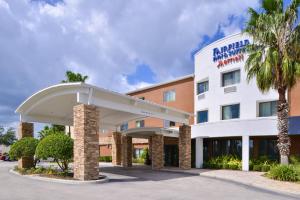 uma representação da frente de um hotel em Fairfield Inn & Suites Orlando Ocoee em Orlando